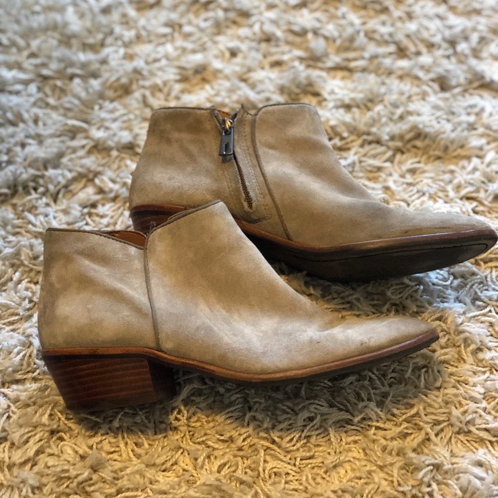 SAM EDELMAN BESTSELLING PETTY BOOTIE - size 7